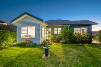 8 Discovery Drive, Gulf Harbour