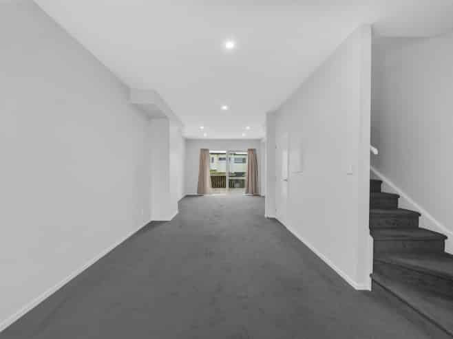 15/11 Ray Small Drive, Papakura