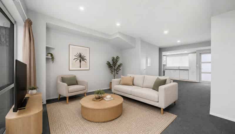15/11 Ray Small Drive, Papakura