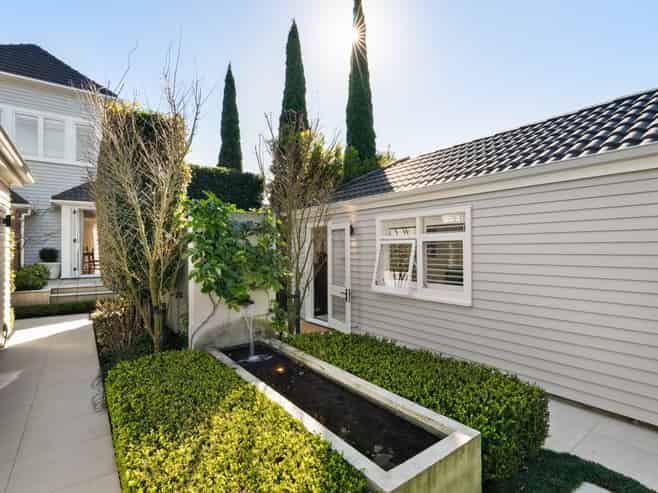 10 Palmer Crescent, Mission Bay
