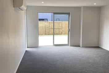 7 Selkirk Lane, Hamilton Lake