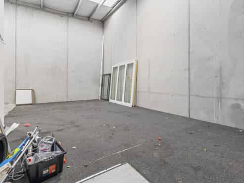 125sqm industrial – immaculate