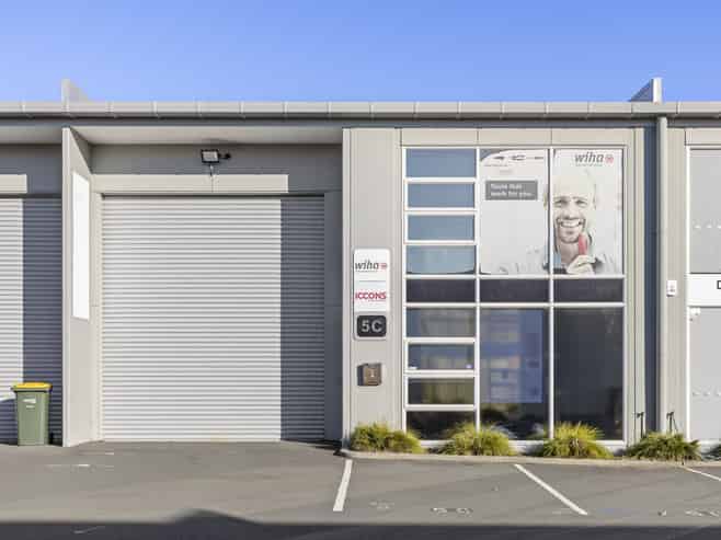 125sqm industrial – immaculate
