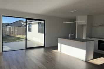 8 Oakley Lane, Richmond
