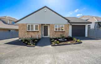 27B Central Park Drive, Te Atatu South