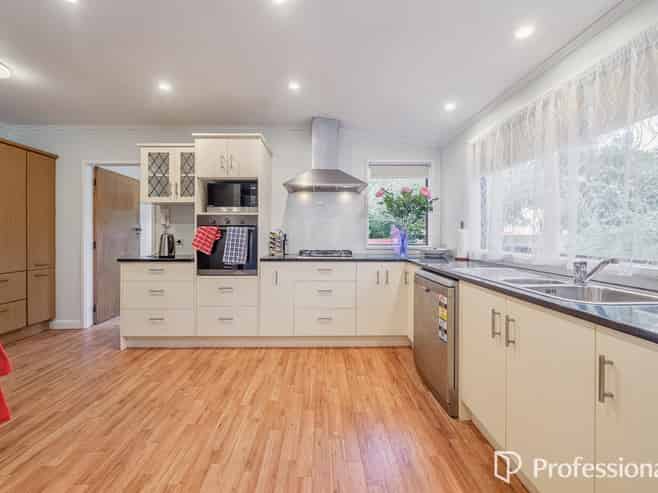 135 Waterloo Road, Waterloo