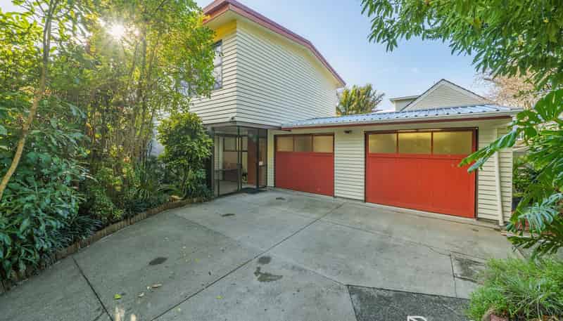 135 Waterloo Road, Waterloo