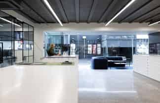 High Spec Office/Showroom 272m2 + 6 Parks