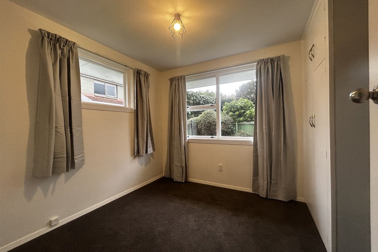 Comfortable City-Fringe Living - Vista 6