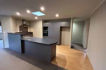 16 Moonlight Drive, Rototuna North