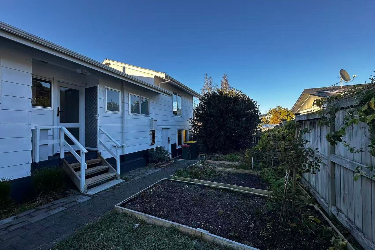 Dinsale 3 Bedroom for rent - Aanzicht 3