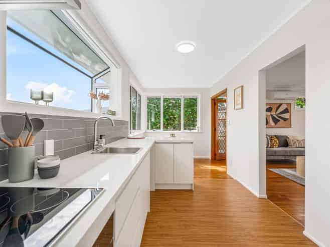 207 Sturges Road, Henderson