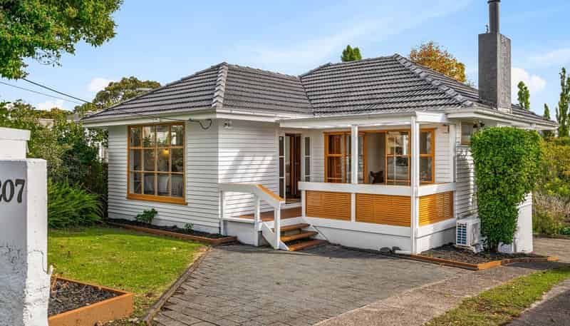 207 Sturges Road, Henderson