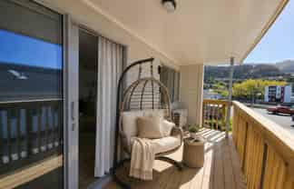 10/19 Collins Avenue, Tawa