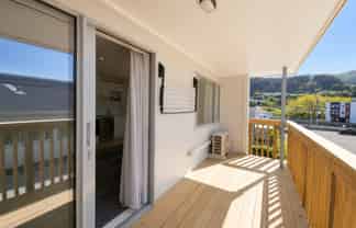10/19 Collins Avenue, Tawa