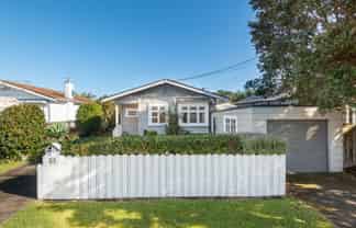 1/18 Gladstone Road, Northcote