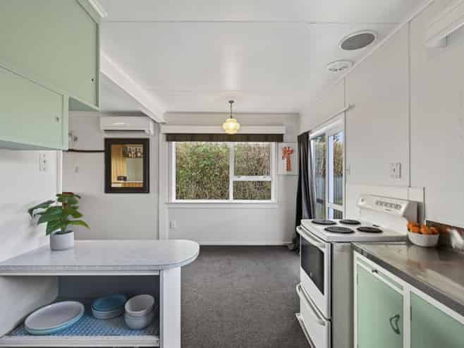 135 Tukapa Street, Westown
