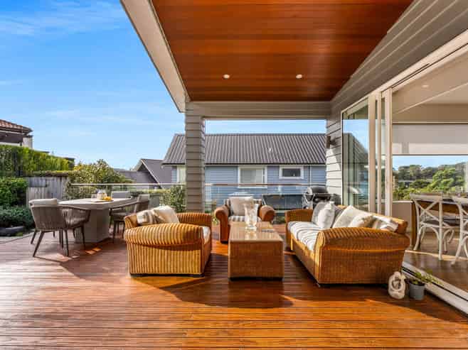 14 Tauwaka Crescent, Riverhead