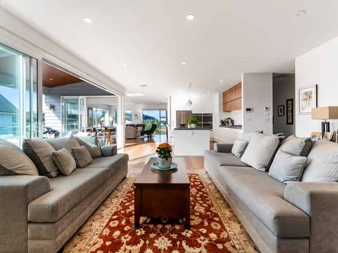14 Tauwaka Crescent, Riverhead