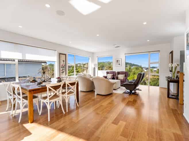 14 Tauwaka Crescent, Riverhead