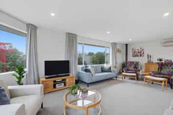 4 Devon Crescent, DARFIELD