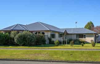 4 Devon Crescent, DARFIELD