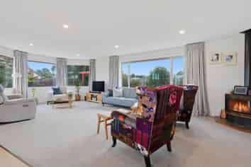 4 Devon Crescent, DARFIELD