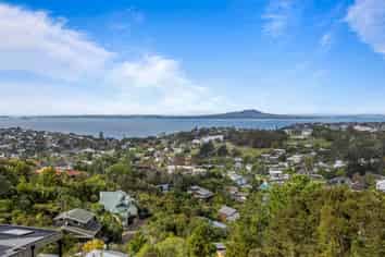 102 Knights Road, Rothesay Bay