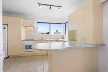 102 Knights Road, Rothesay Bay
