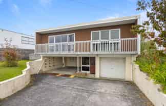 102 Knights Road, Rothesay Bay