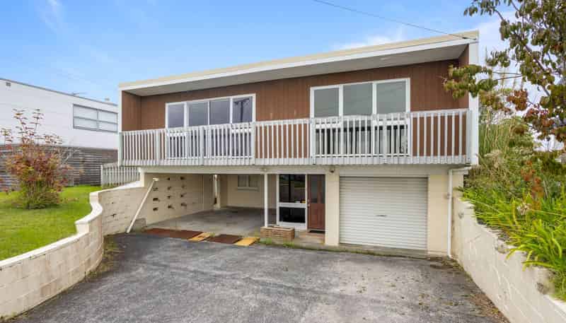102 Knights Road, Rothesay Bay
