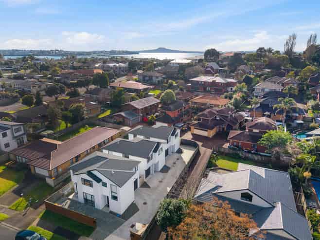 8A Britannia Place, Half Moon Bay