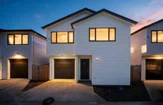 8A Britannia Place, Half Moon Bay