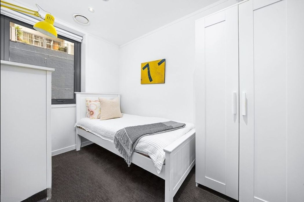 Stunning Two Bedroom Furnished Apartment - Meer