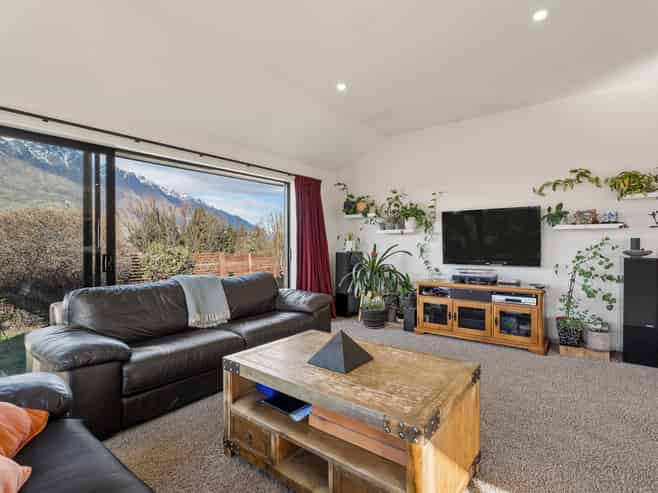 1 Witley Lane, Lower Shotover