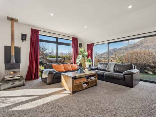 1 Witley Lane, Lower Shotover