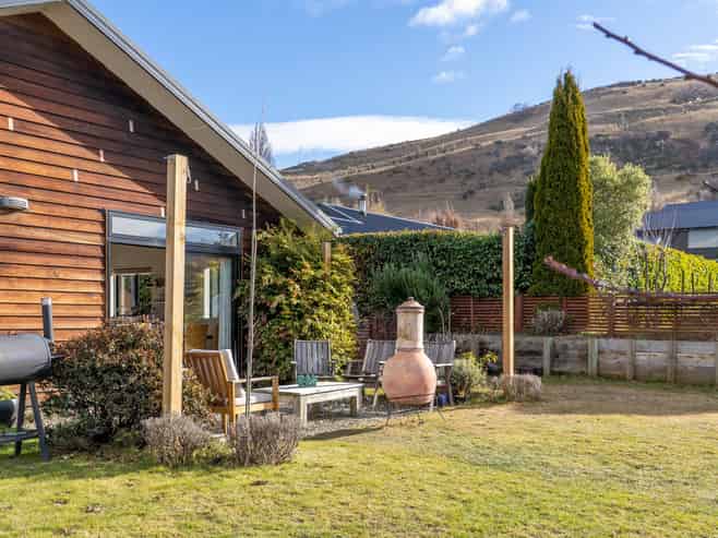 1 Witley Lane, Lower Shotover