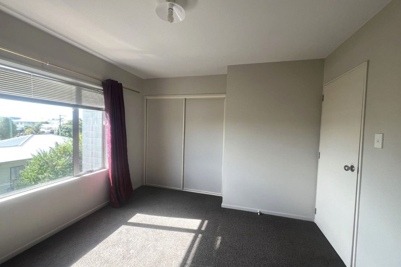 Modern Two Bedroom Townhouse - Vista 6