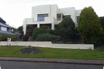 12 Raymond Street, Bluff