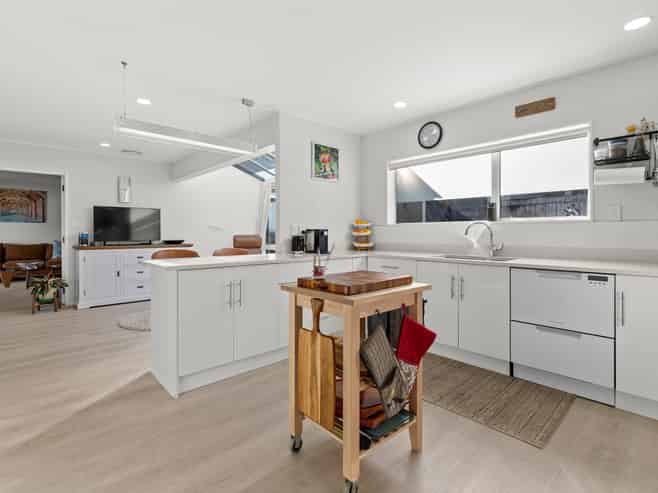 3B Pine Road, Orewa