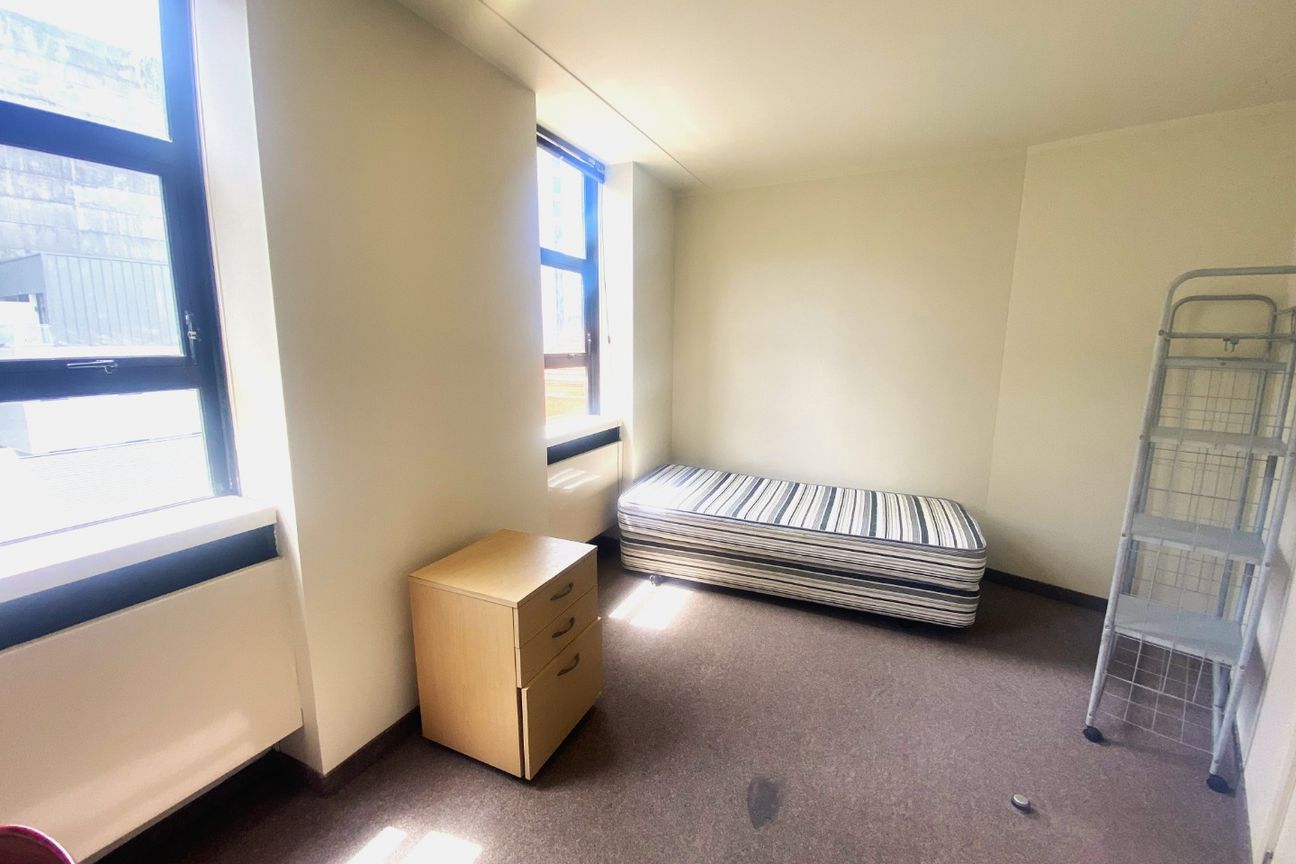 Effortless Inner-City Living – Power Included! - Bild 4