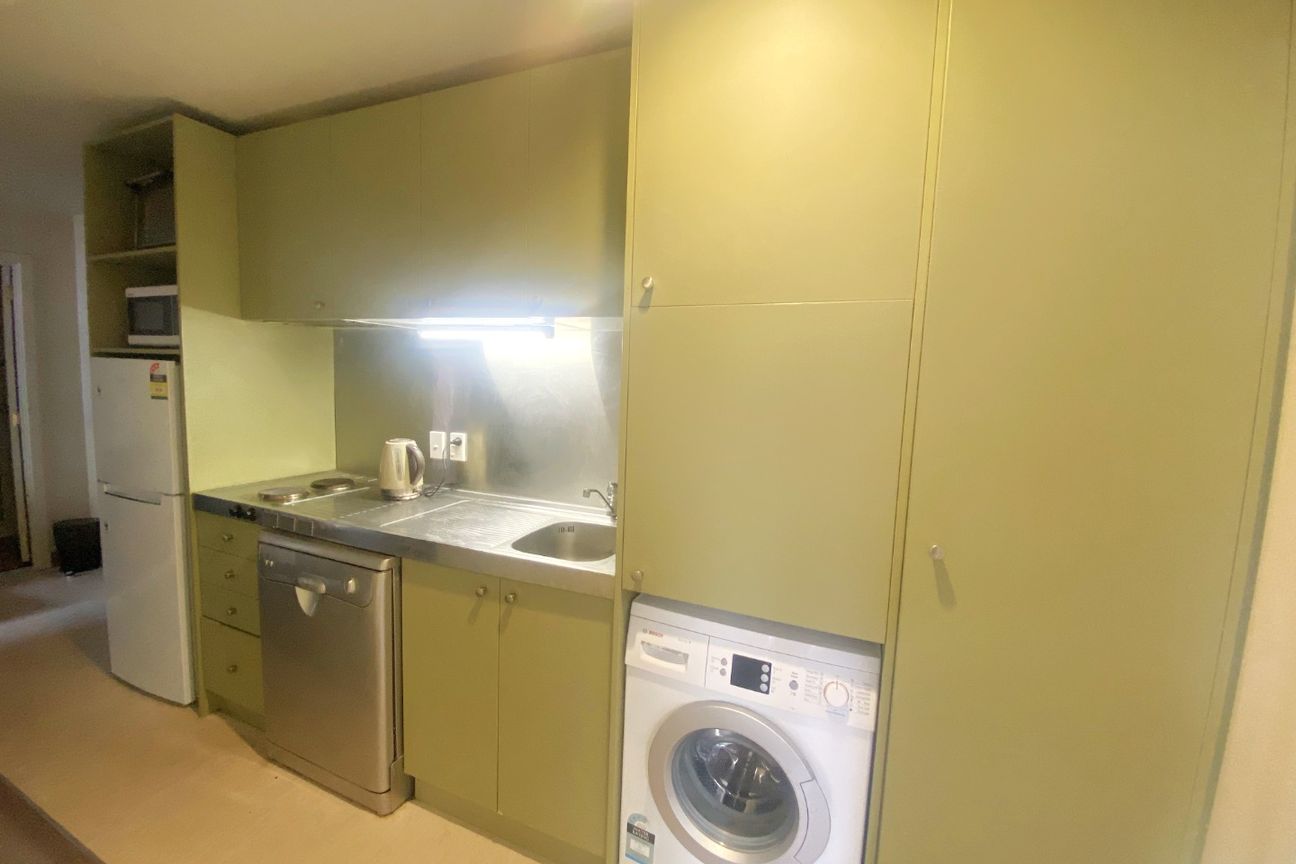 Effortless Inner-City Living – Power Included! - Bild 3