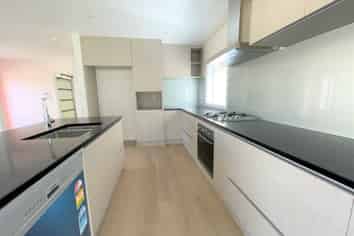 37C Arundel Street, Hillsborough