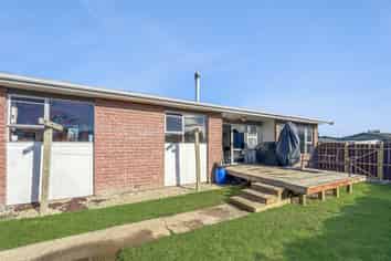 64 Dunbeath Crescent, Kew