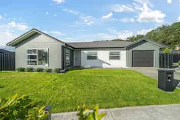 24 Fenwick Crescent, Wallaceville