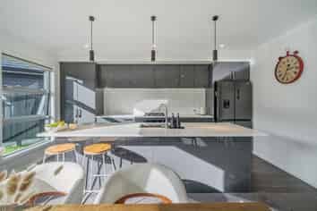 24 Fenwick Crescent, Wallaceville