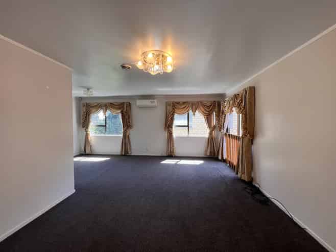 32A Sikkim Cres, Clover Park