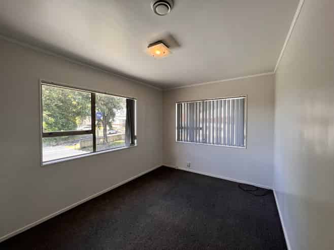32A Sikkim Cres, Clover Park