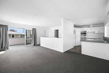 2/1161 Victoria Street, Whitiora