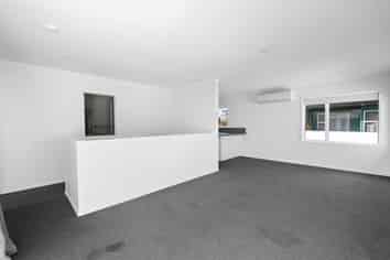 2/1161 Victoria Street, Whitiora